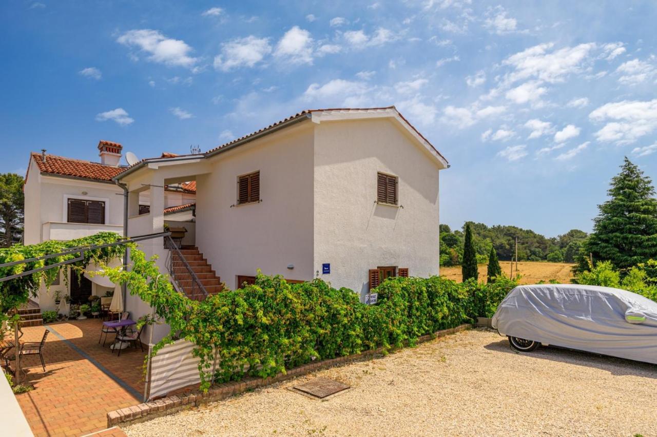 Apartments Pernar Porec Exterior photo